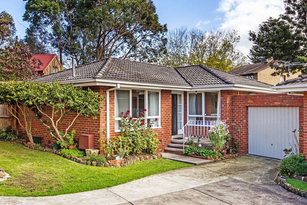 17 Kingsley Crescent, Mont Albert VIC 3127, Mont Albert - Image 1
