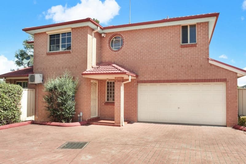 19 Swansea Place, West Hoxton - Image 1