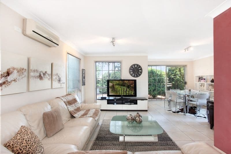 19 Swansea Place, West Hoxton - Thumbnail 2