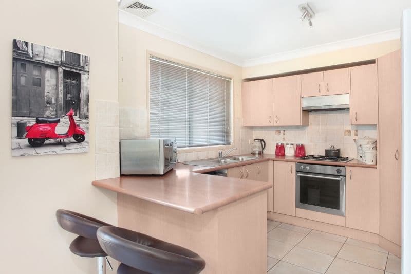 19 Swansea Place, West Hoxton - Thumbnail 3