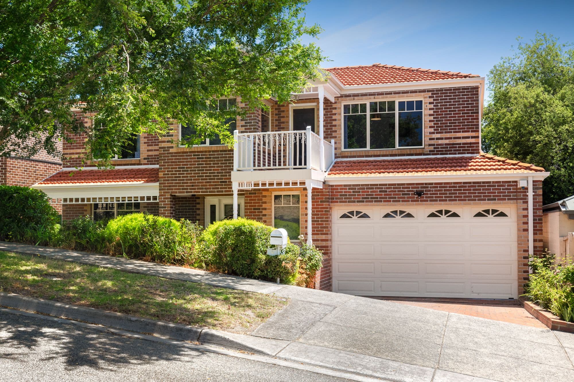 3 Yaldara Drive, Berwick VIC 3806, Berwick - Thumbnail 2