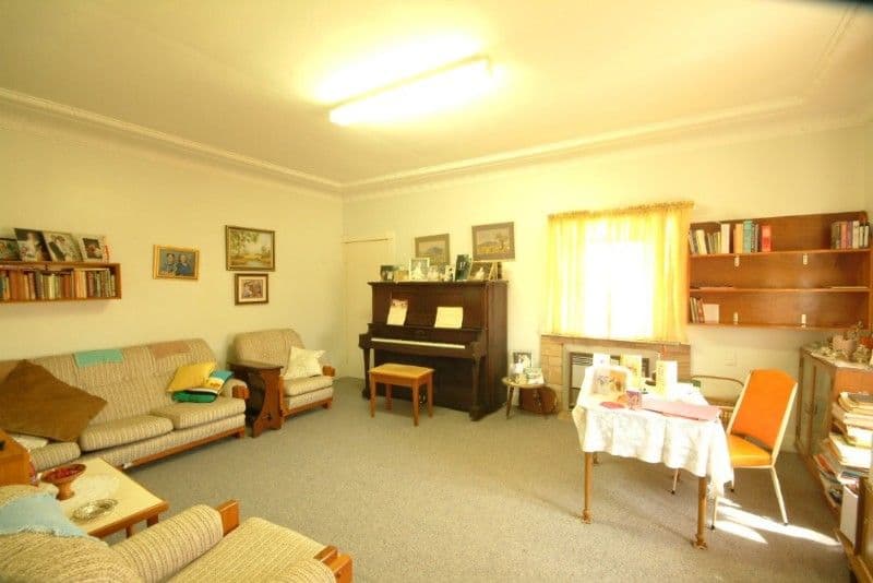 10 Ranfurley Street, NEWTOWN QLD 4350, Newtown - Thumbnail 2