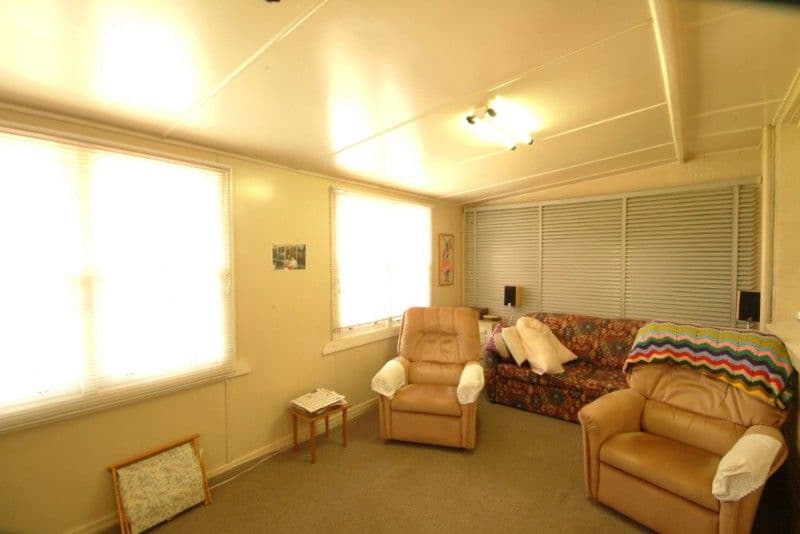 10 Ranfurley Street, NEWTOWN QLD 4350, Newtown - Thumbnail 3
