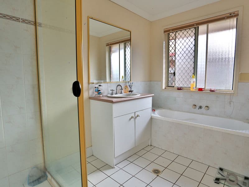 8 Walter Street, REDCLIFFE QLD 4020, Redcliffe - Thumbnail 5