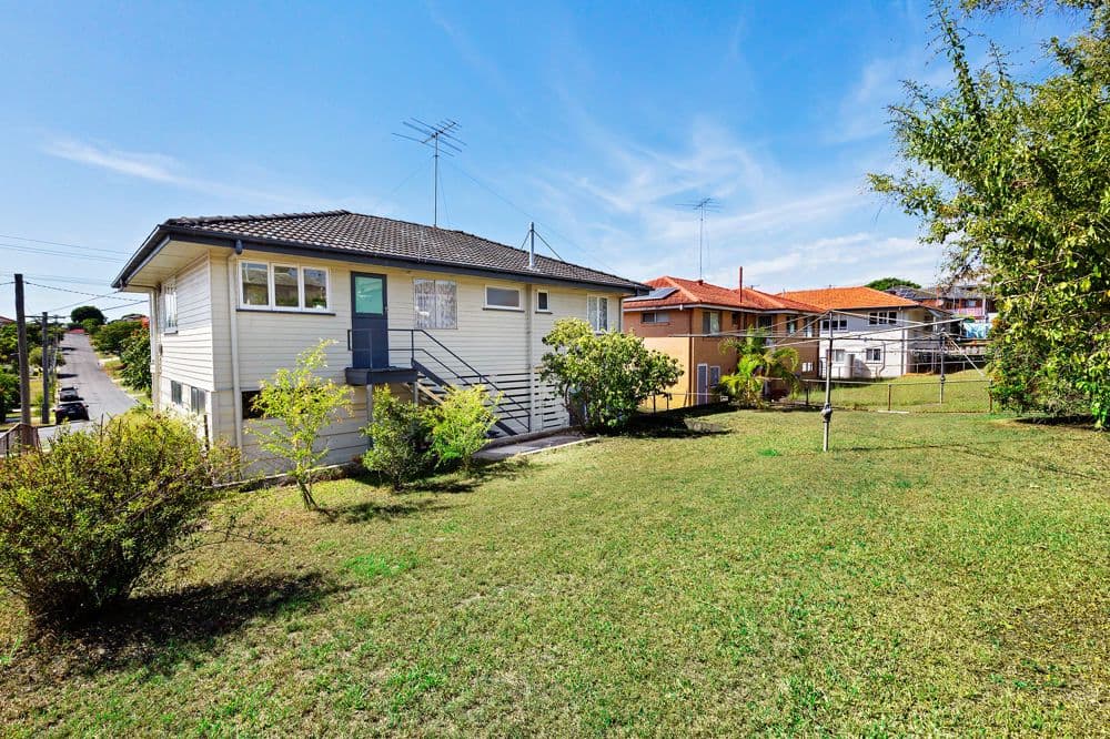 38 Valentia Street, Mansfield QLD 4122, Mansfield - Thumbnail 2