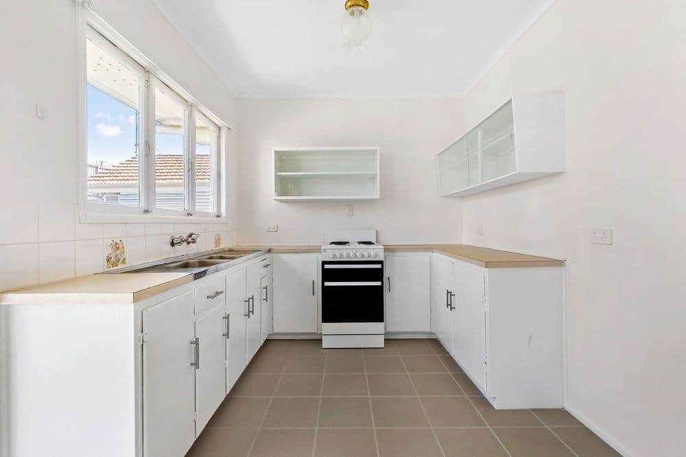 38 Valentia Street, Mansfield QLD 4122, Mansfield - Thumbnail 8