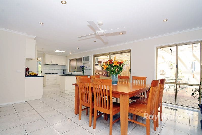 13 Saunders Close, Lysterfield VIC 3156, Lysterfield - Thumbnail 3
