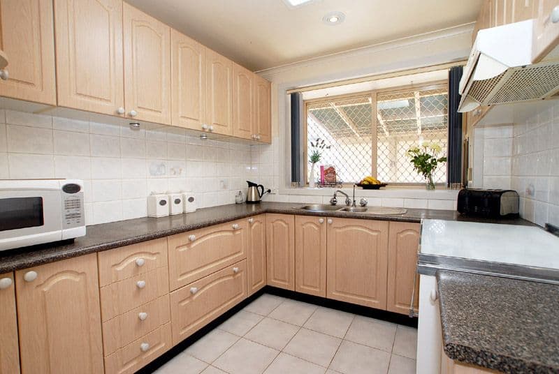 4  Solson Court, SPRINGVALE SOUTH VIC 3172, Springvale South - Thumbnail 3