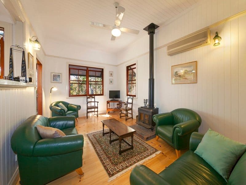 19 Wattle Avenue, YEERONGPILLY QLD 4105, Yeerongpilly - Thumbnail 3