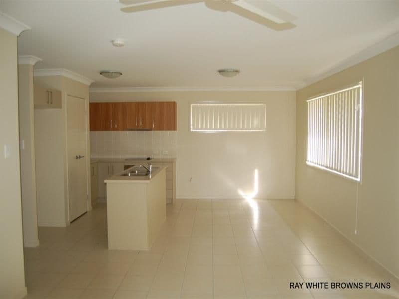 14 Tenielle Street, BORONIA HEIGHTS QLD 4124, Boronia Heights - Thumbnail 3