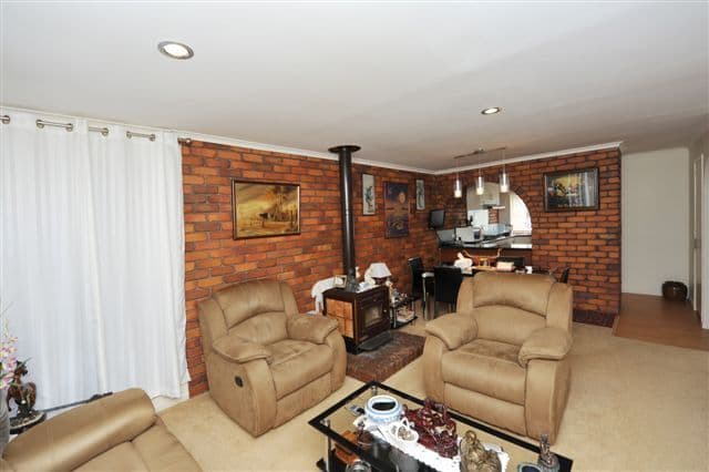 183 Alderley Street, CENTENARY HEIGHTS QLD 4350, Centenary Heights - Thumbnail 5