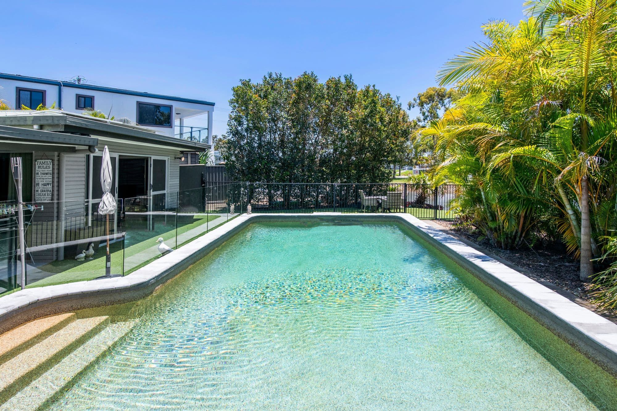 17 Perry Place, Biggera Waters QLD 4216, Biggera Waters - Thumbnail 4