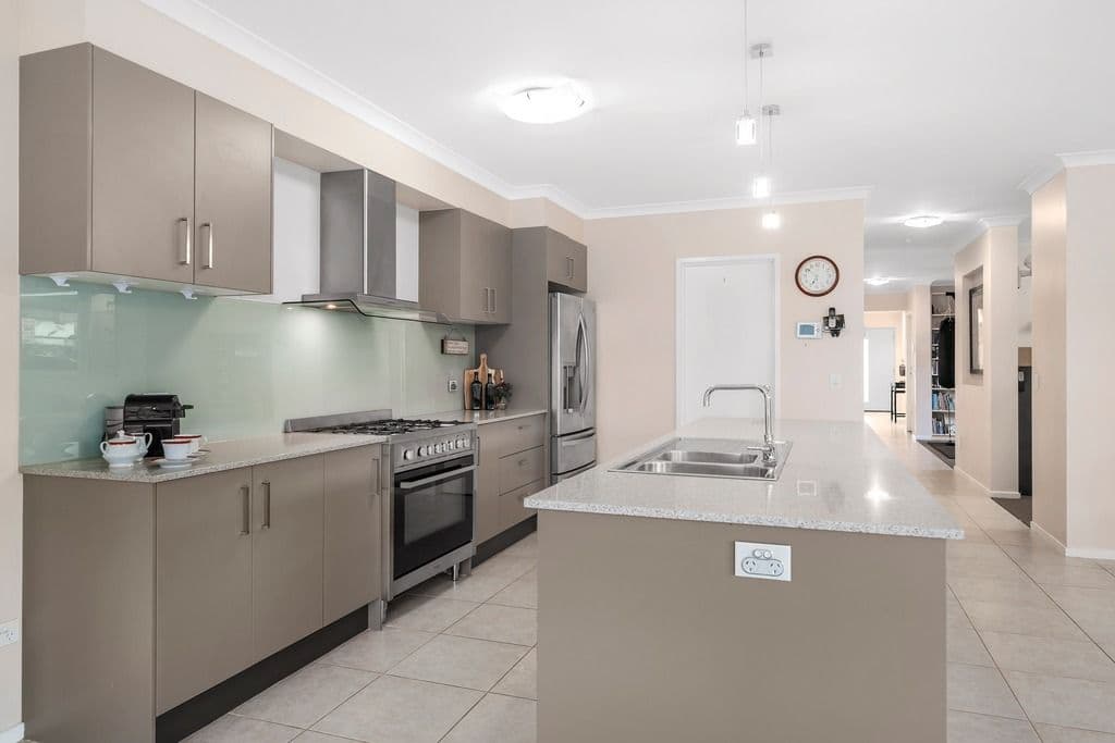 15 Macadamia Street, Doreen VIC 3754, Doreen - Thumbnail 3