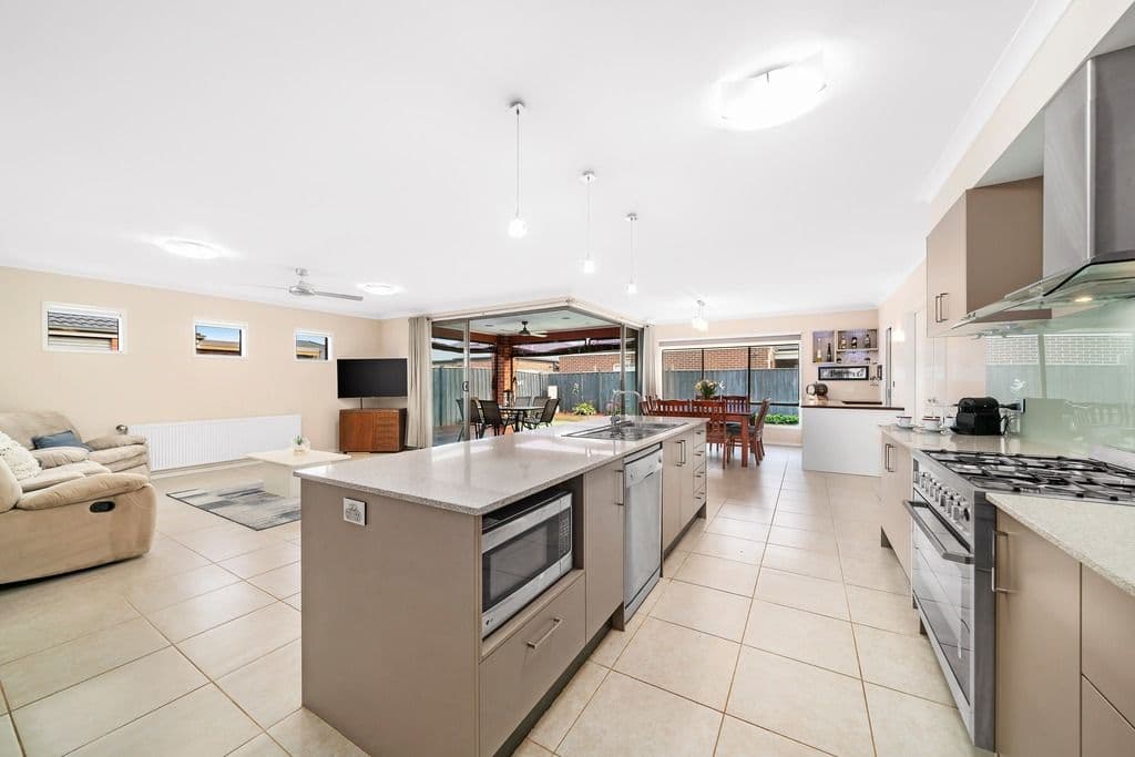 15 Macadamia Street, Doreen VIC 3754, Doreen - Thumbnail 4