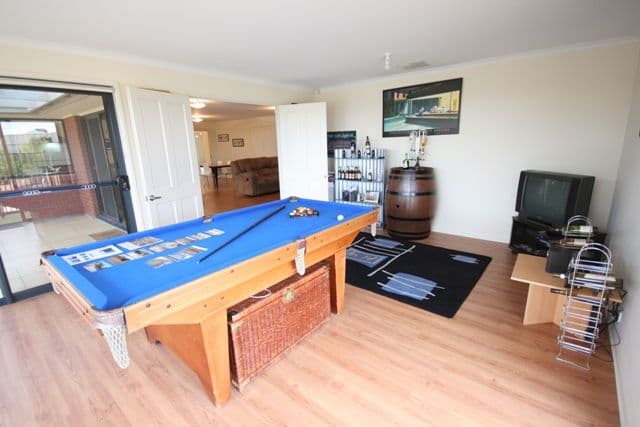 18 Torquay Drive, SEAFORD RISE SA 5169, Seaford Rise - Thumbnail 6