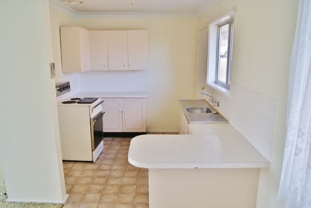 12 Barwang Street, YOUNG NSW 2594, Young - Thumbnail 2