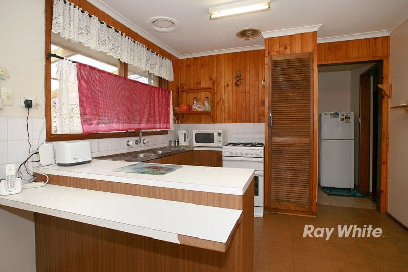 35 Evelyne Avenue, CRANBOURNE VIC 3977, Cranbourne - Thumbnail 2