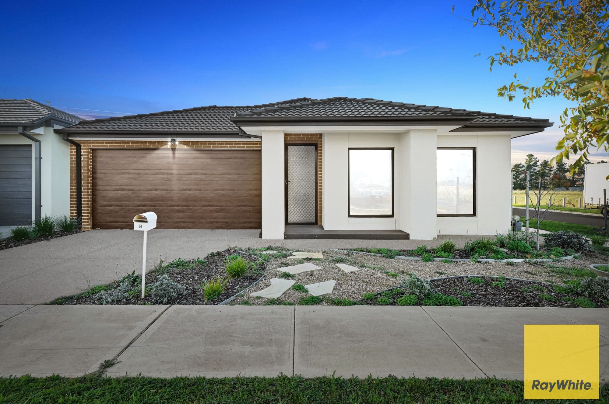 9 Ambrose Street, Rockbank VIC 3335, Rockbank - Thumbnail 2