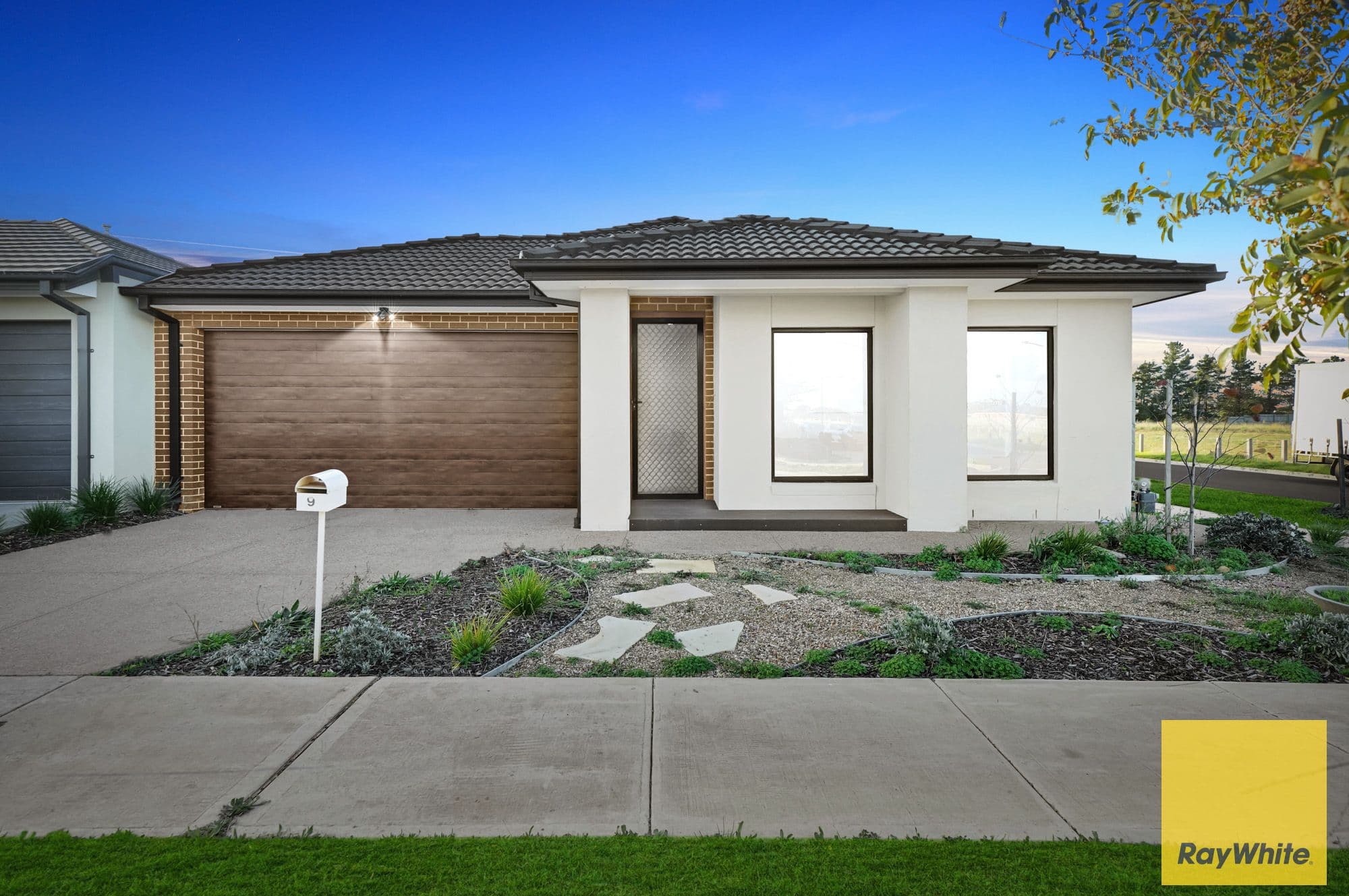 9 Ambrose Street, Rockbank VIC 3335, Rockbank - Thumbnail 3
