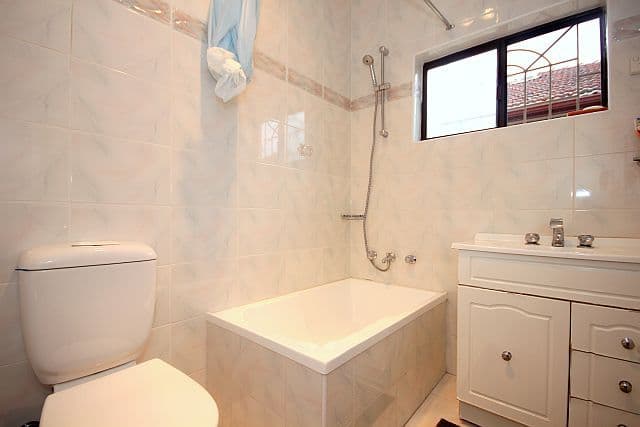 9 Winspear Avenue, BANKSTOWN NSW 2200, Bankstown - Thumbnail 7