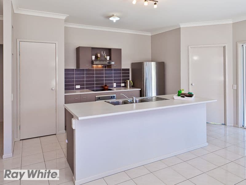 39 Wallaroo Circuit, NORTH LAKES QLD 4509, North Lakes - Thumbnail 2