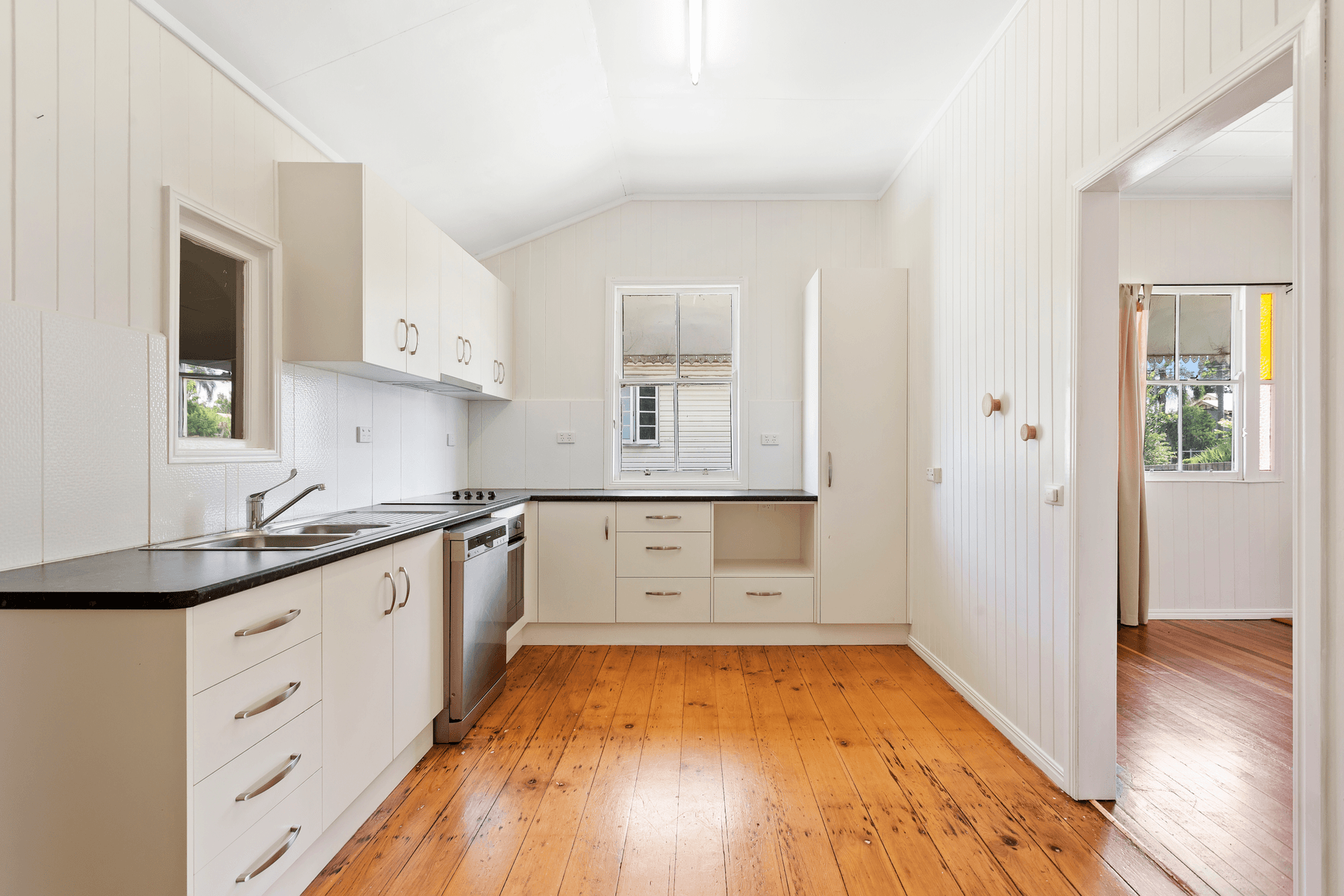 9 Haig Street, South Toowoomba QLD 4350, South Toowoomba - Thumbnail 3