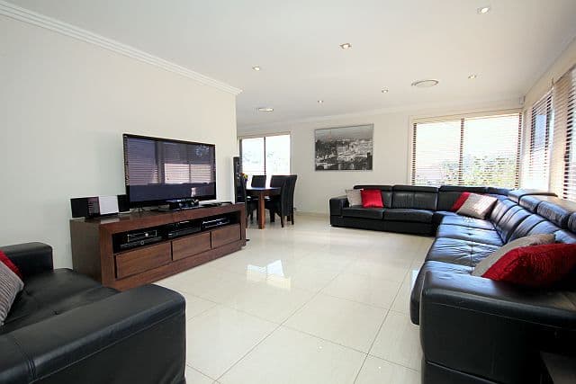 9 Willow Place, BASS HILL NSW 2197, Bass Hill - Thumbnail 2