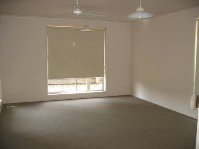 10 Coughlin Court, SEYMOUR VIC 3660, Seymour - Thumbnail 2