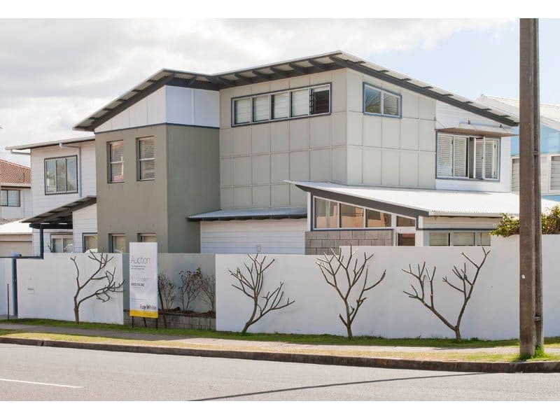 16 Petrel Avenue, MERMAID BEACH QLD 4218, Mermaid Beach - Thumbnail 2