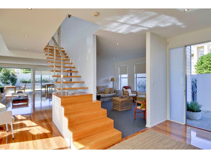 16 Petrel Avenue, MERMAID BEACH QLD 4218, Mermaid Beach - Thumbnail 6