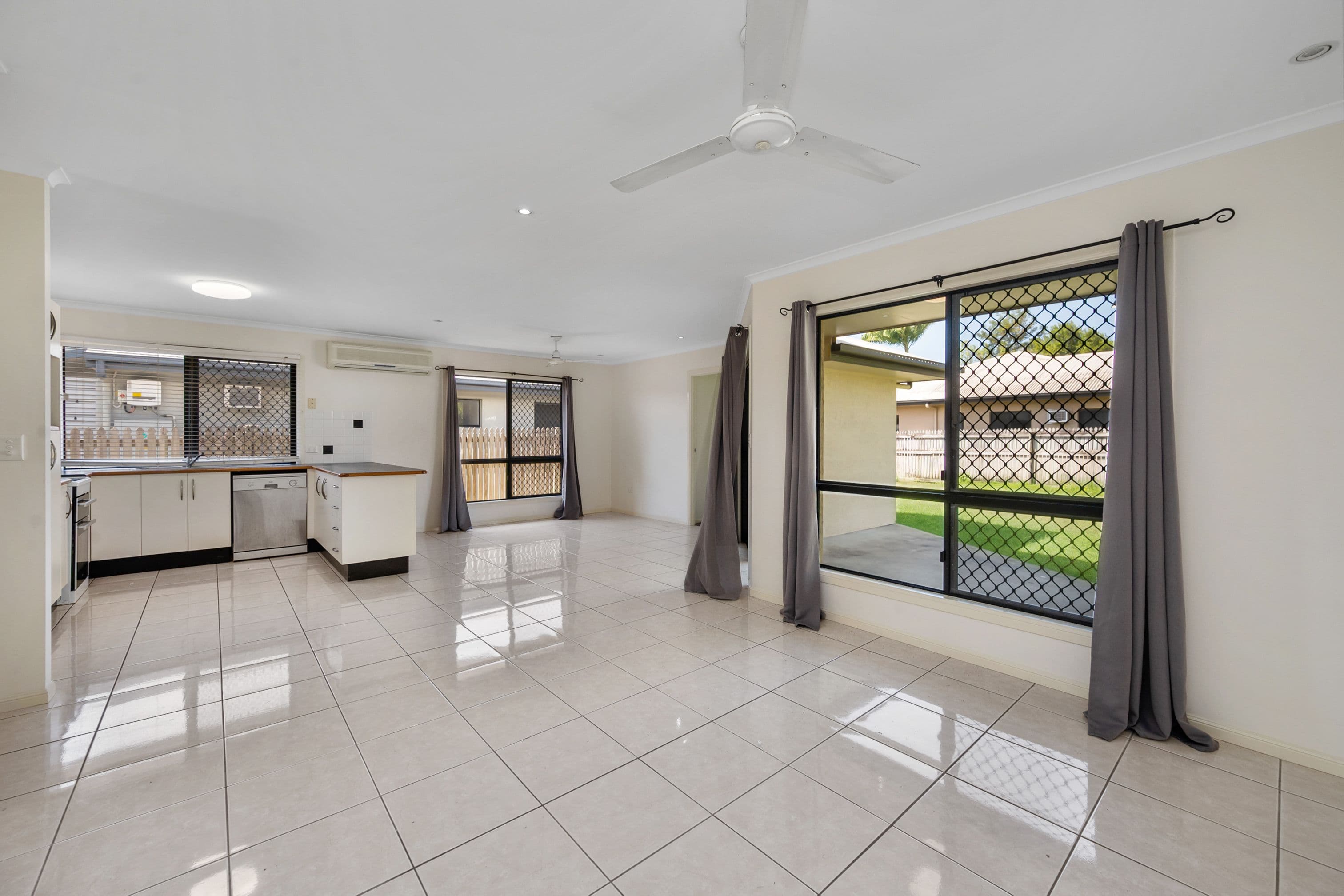 17 Bellamy Street, Rasmussen QLD 4815, Rasmussen - Thumbnail 2