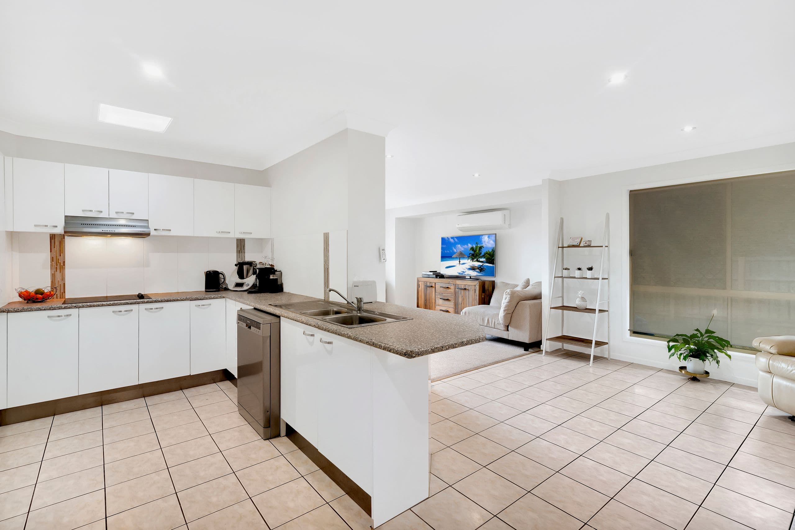 9 Kyler Court, Mudgeeraba QLD 4213, Mudgeeraba - Thumbnail 3