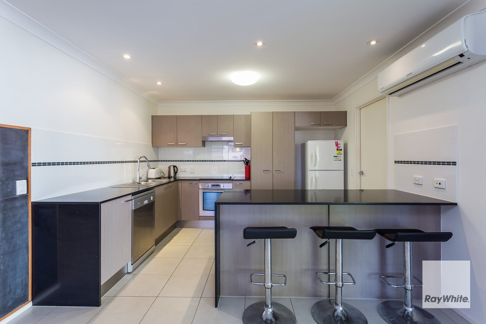 19 Helicia Circuit, Mount Cotton QLD 4165, Mount Cotton - Thumbnail 2