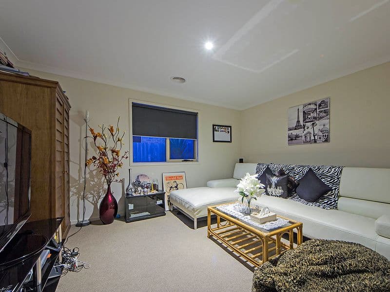 16 Loon Drive, Williams Landing VIC 3027, Williams Landing - Thumbnail 2
