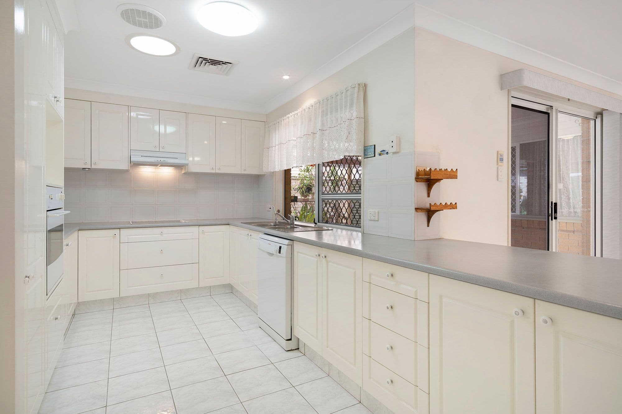 5 Coachwood Close, Runcorn QLD 4113, Runcorn - Thumbnail 4