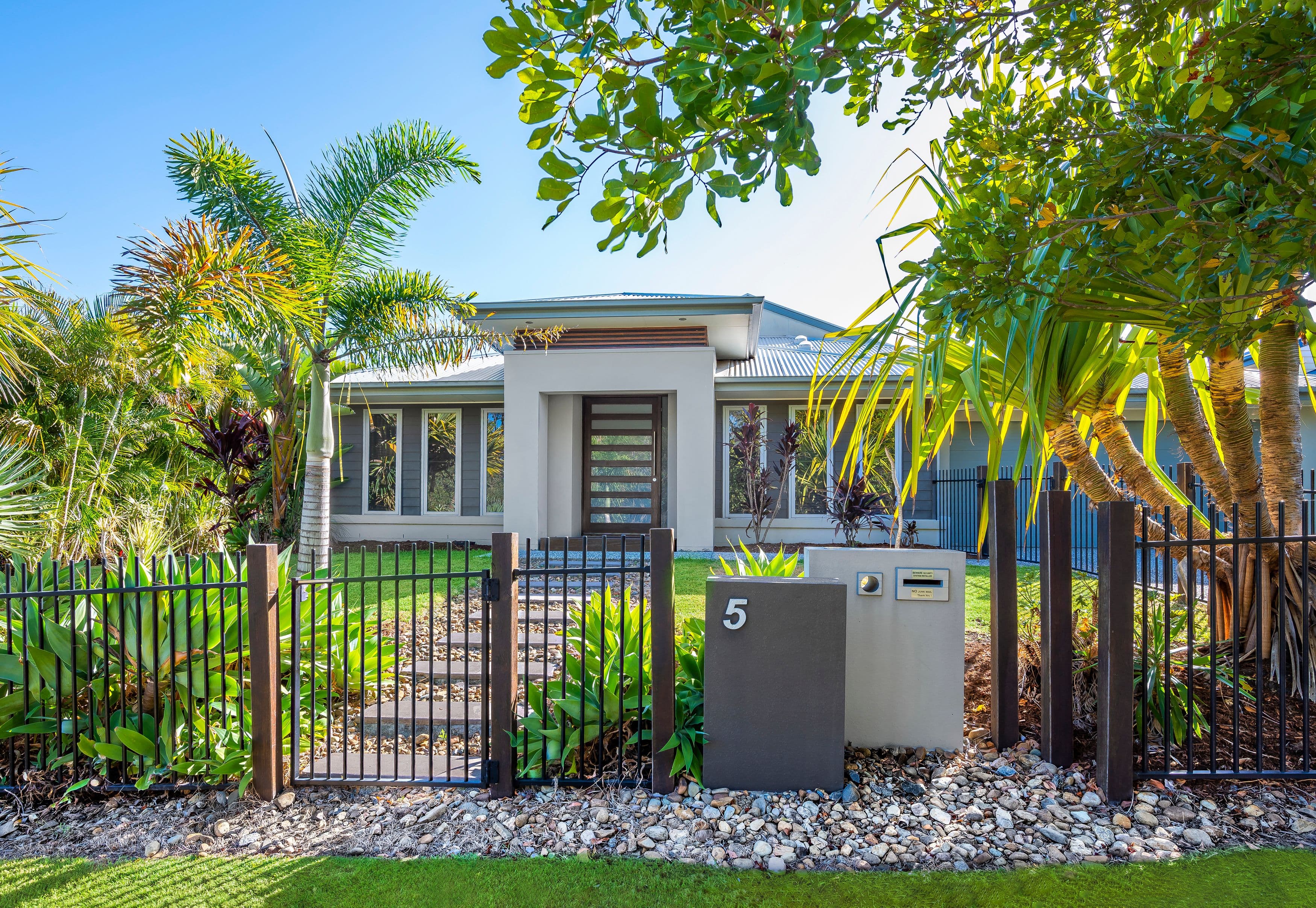 17 Parkes Way, Burnside Heights - Image 1
