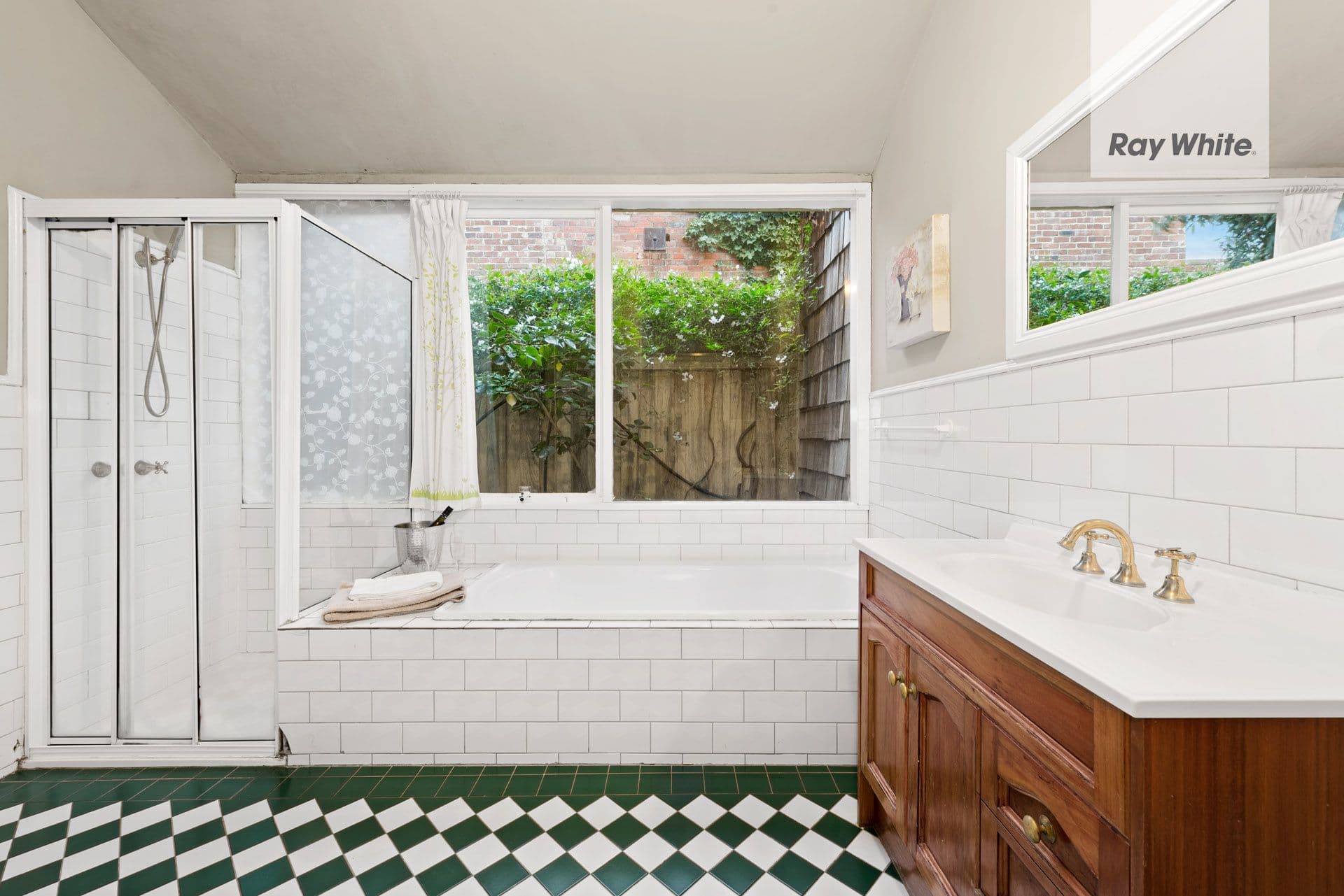 2 Valonia Avenue, Surrey Hills VIC 3127, Surrey Hills - Thumbnail 7