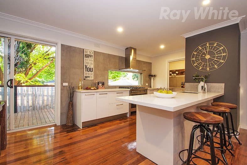 28 KINCUMBER Drive, Croydon VIC 3136, Croydon - Thumbnail 3