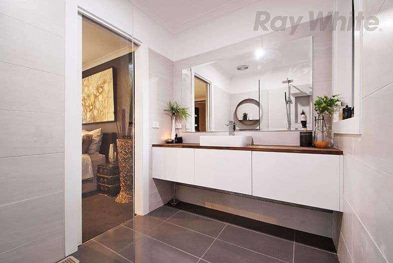28 KINCUMBER Drive, Croydon VIC 3136, Croydon - Thumbnail 8