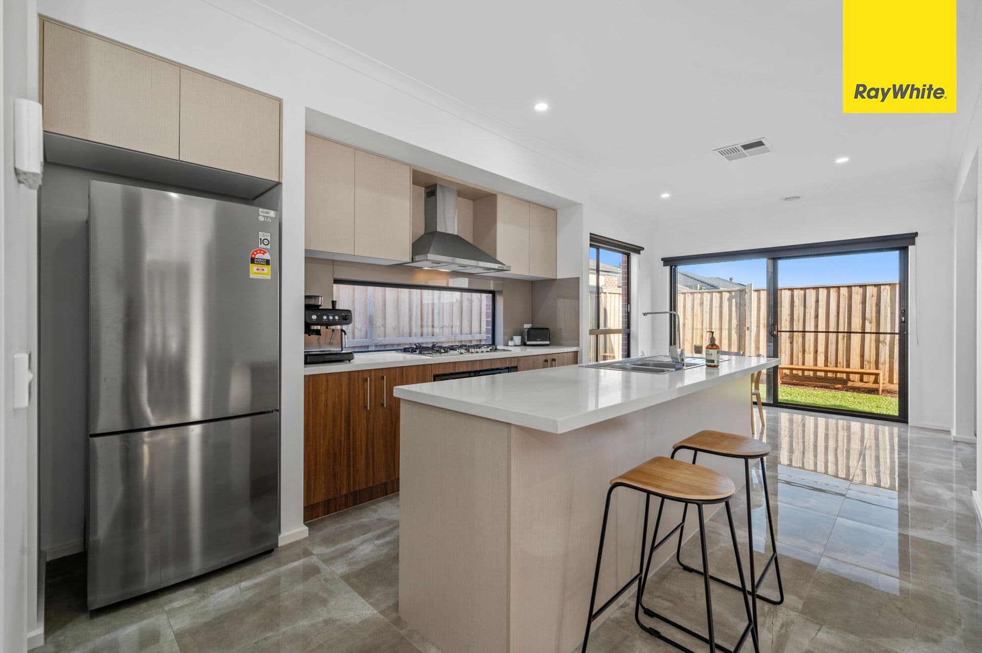 10 Boston Avenue, THORNHILL PARK VIC 3335, Thornhill Park - Thumbnail 3