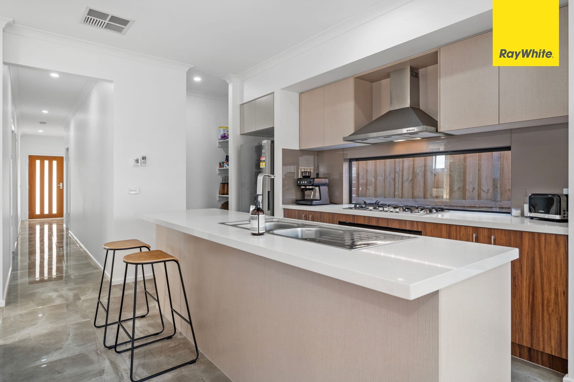 10 Boston Avenue, THORNHILL PARK VIC 3335, Thornhill Park - Thumbnail 5