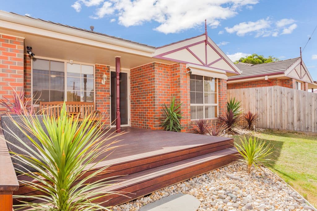 2a Dunmow Crescent, HAMLYN HEIGHTS VIC 3215, Hamlyn Heights - Thumbnail 2