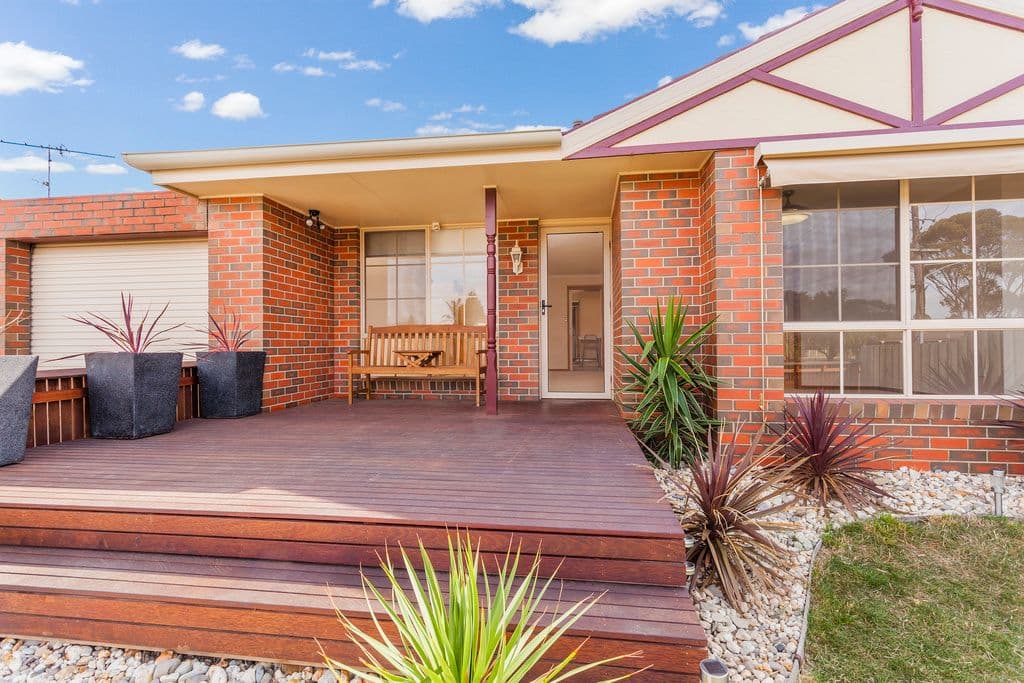 2a Dunmow Crescent, HAMLYN HEIGHTS VIC 3215, Hamlyn Heights - Thumbnail 3