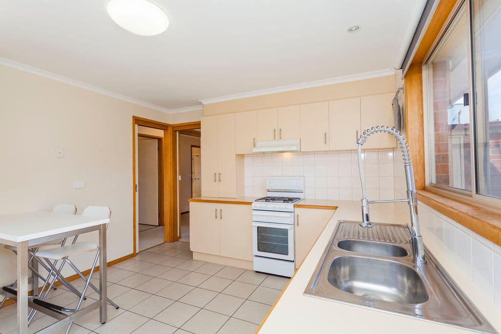 2a Dunmow Crescent, HAMLYN HEIGHTS VIC 3215, Hamlyn Heights - Thumbnail 7