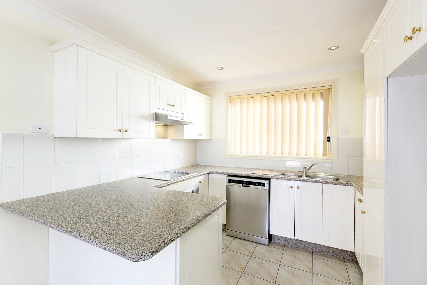 1 Woodlands Drive, Glenmore Park - Thumbnail 3