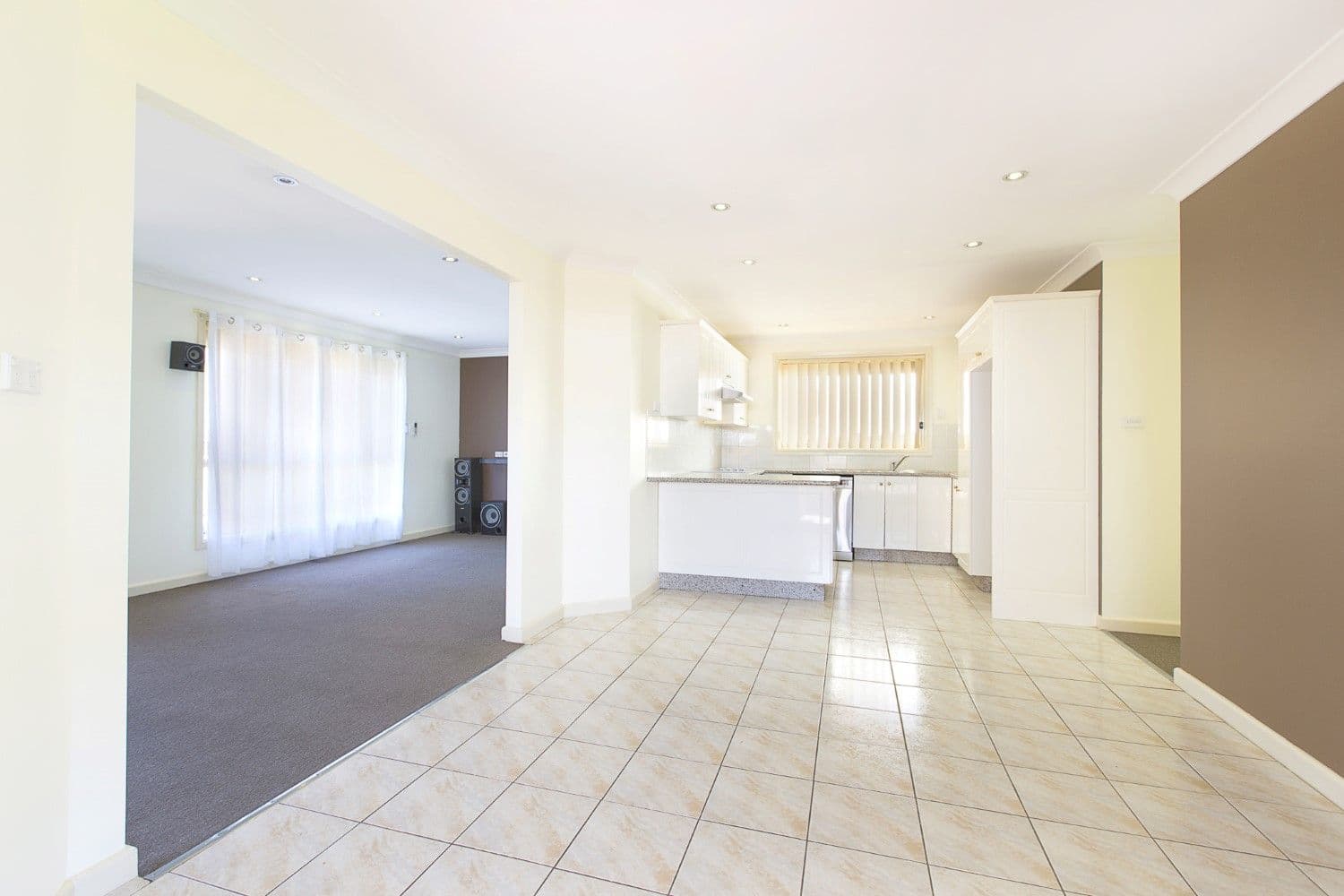 1 Woodlands Drive, Glenmore Park - Thumbnail 4