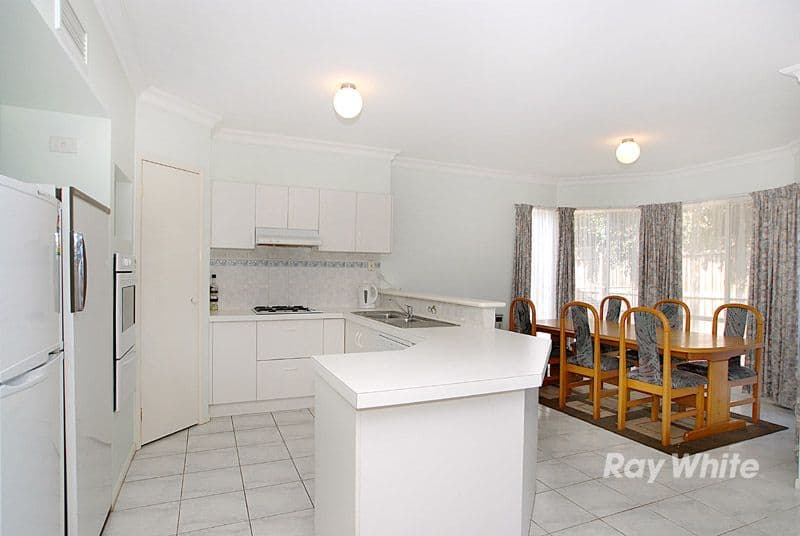 11 Shamrock Close, NARRE WARREN SOUTH VIC 3805, Narre Warren South - Thumbnail 4