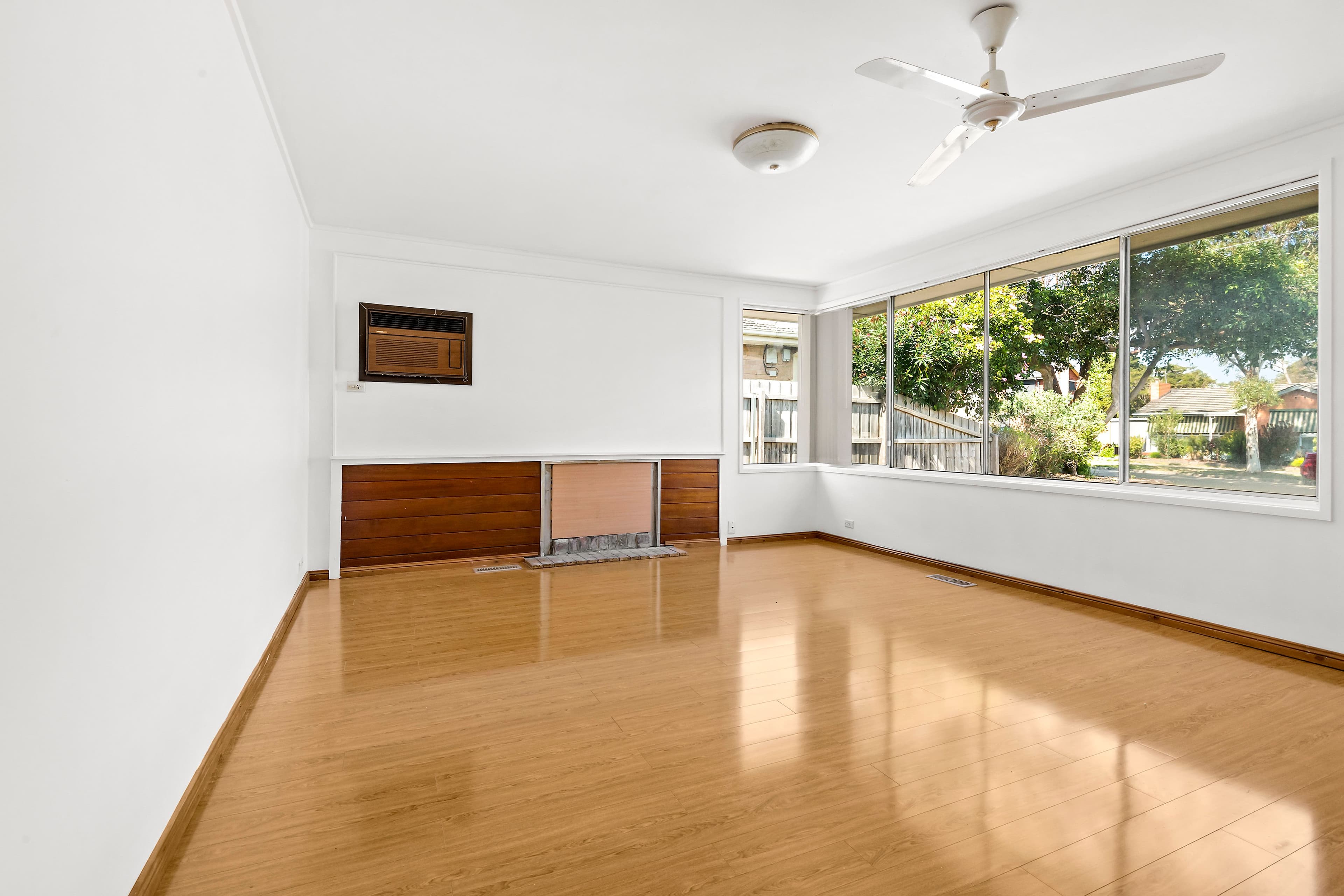 15 Brentwood Crescent, Frankston VIC 3199, Frankston - Thumbnail 2