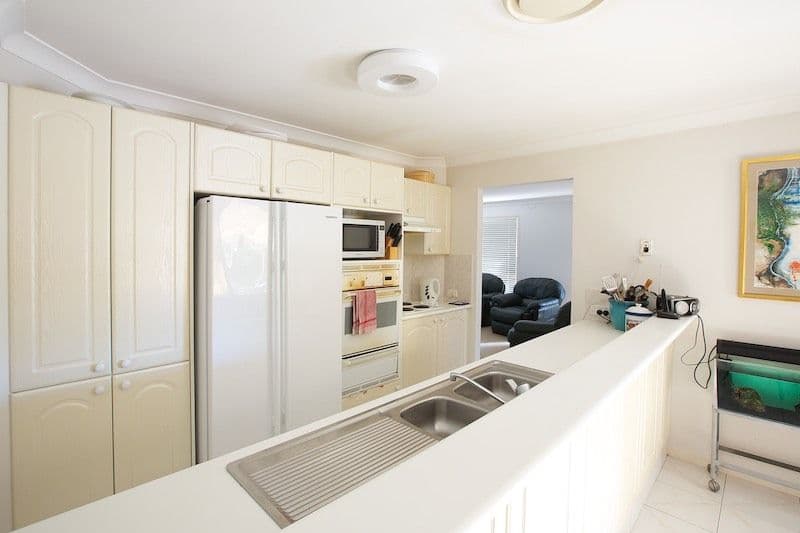 27 Anchorage Way, BIGGERA WATERS QLD 4216, Biggera Waters - Thumbnail 4