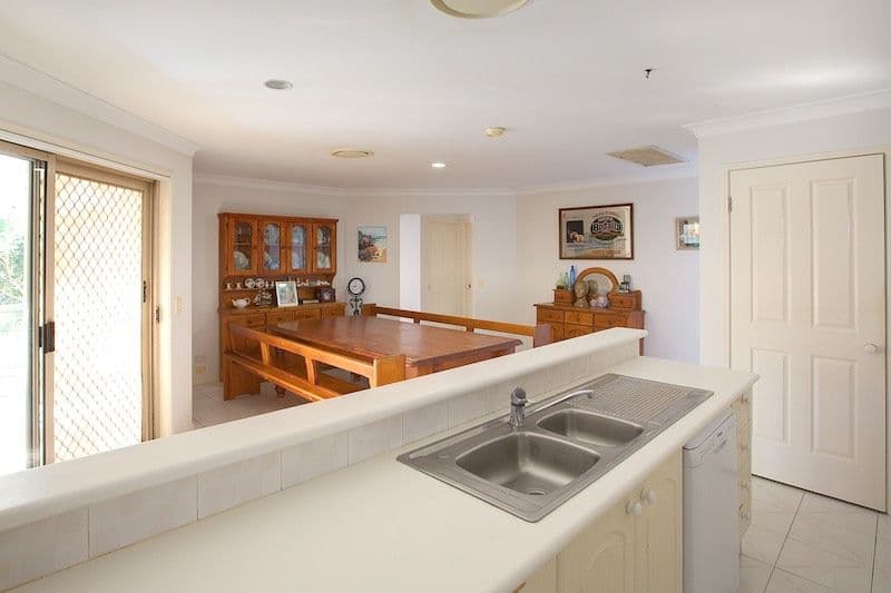 27 Anchorage Way, BIGGERA WATERS QLD 4216, Biggera Waters - Thumbnail 5